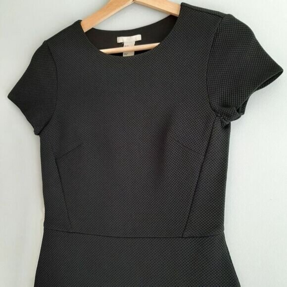 H&M Textural Weave Fabric Crewneck Fitted Mini Dress Black Sz 4 - Picture 5 of 12